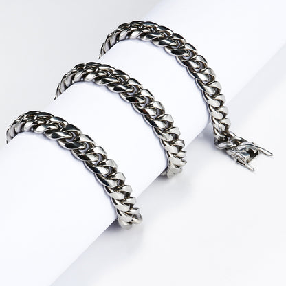 18K gold-plated Cuban chain close-up detail — NOXMAJOR